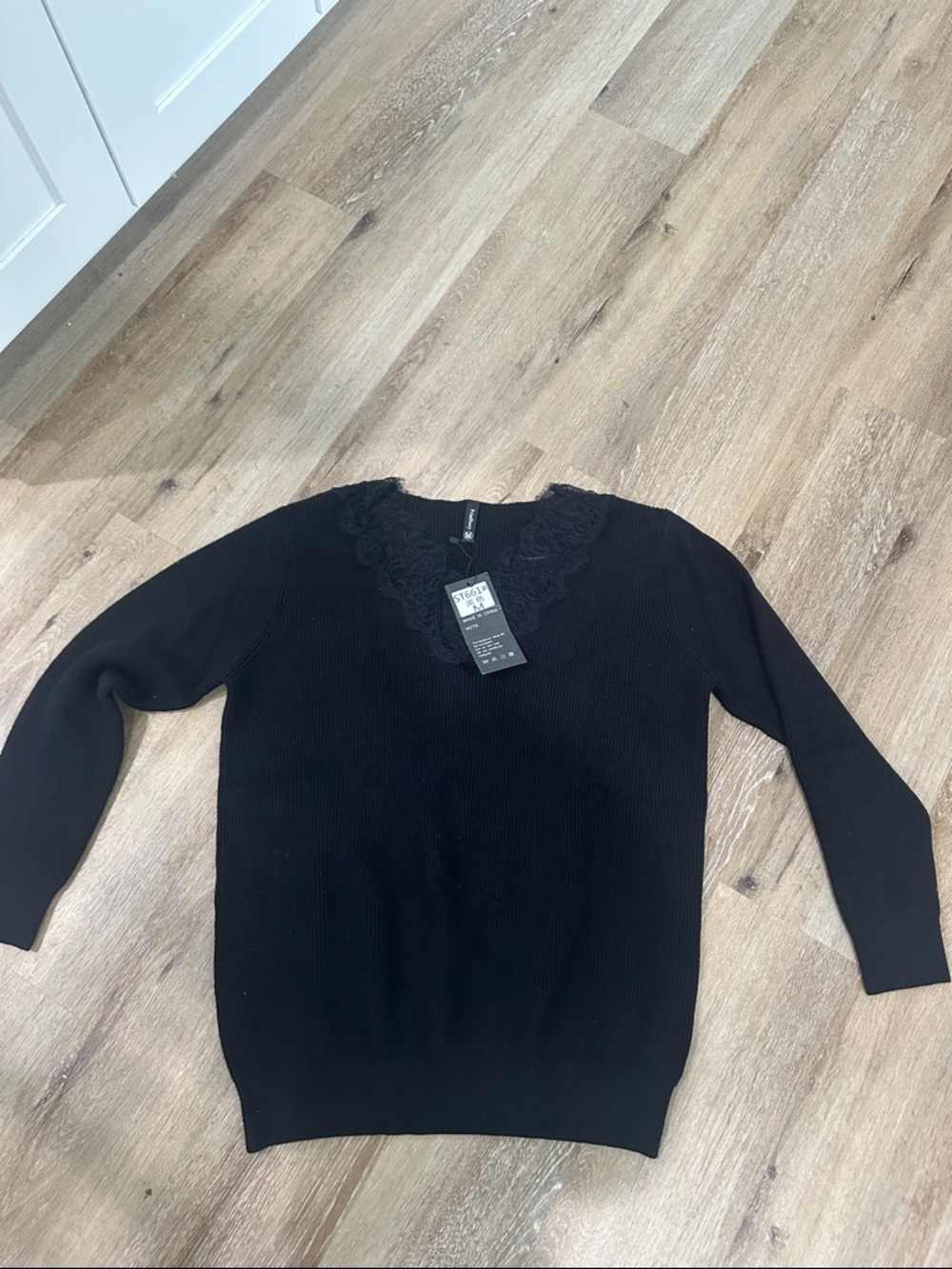 Lace-Trim V-Neck Sweater - Black